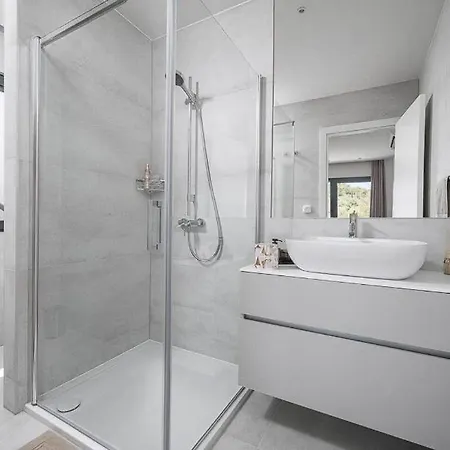 Spacious And Beautiful ! Holiday home *